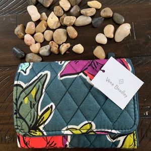 Vera Bradley Riley Compact Wallet NWT